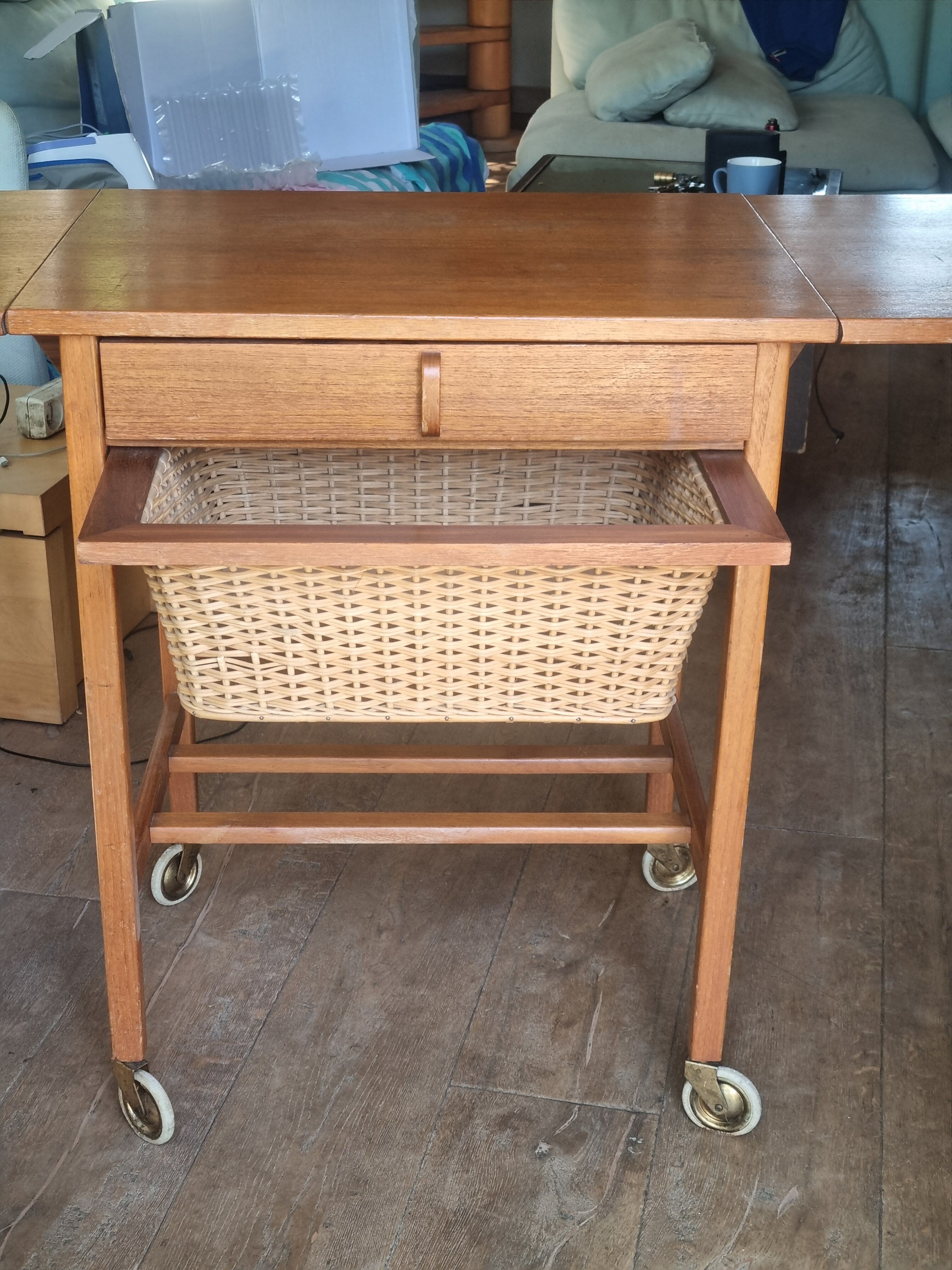 Sewing table