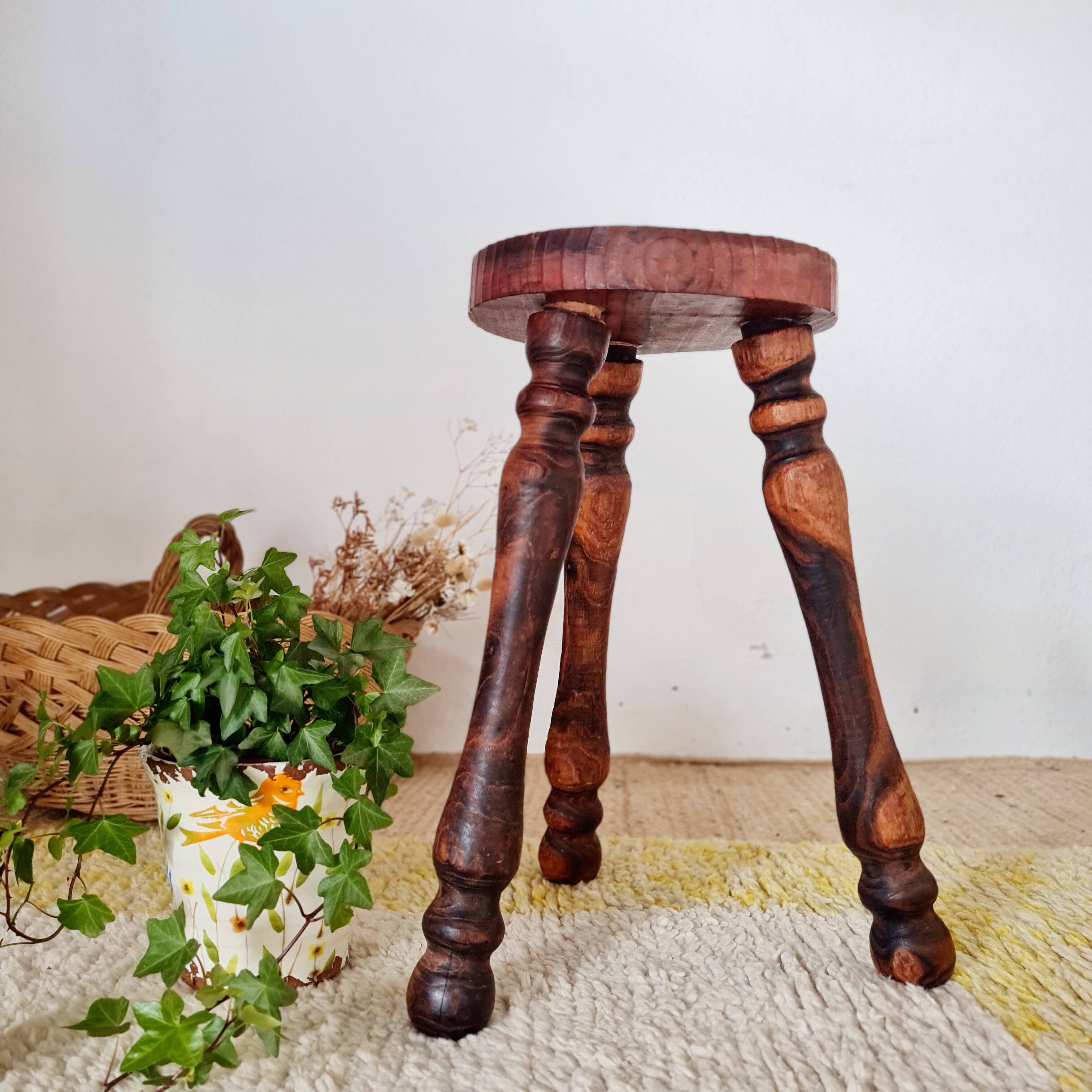 Tripod wooden stool - brutalist