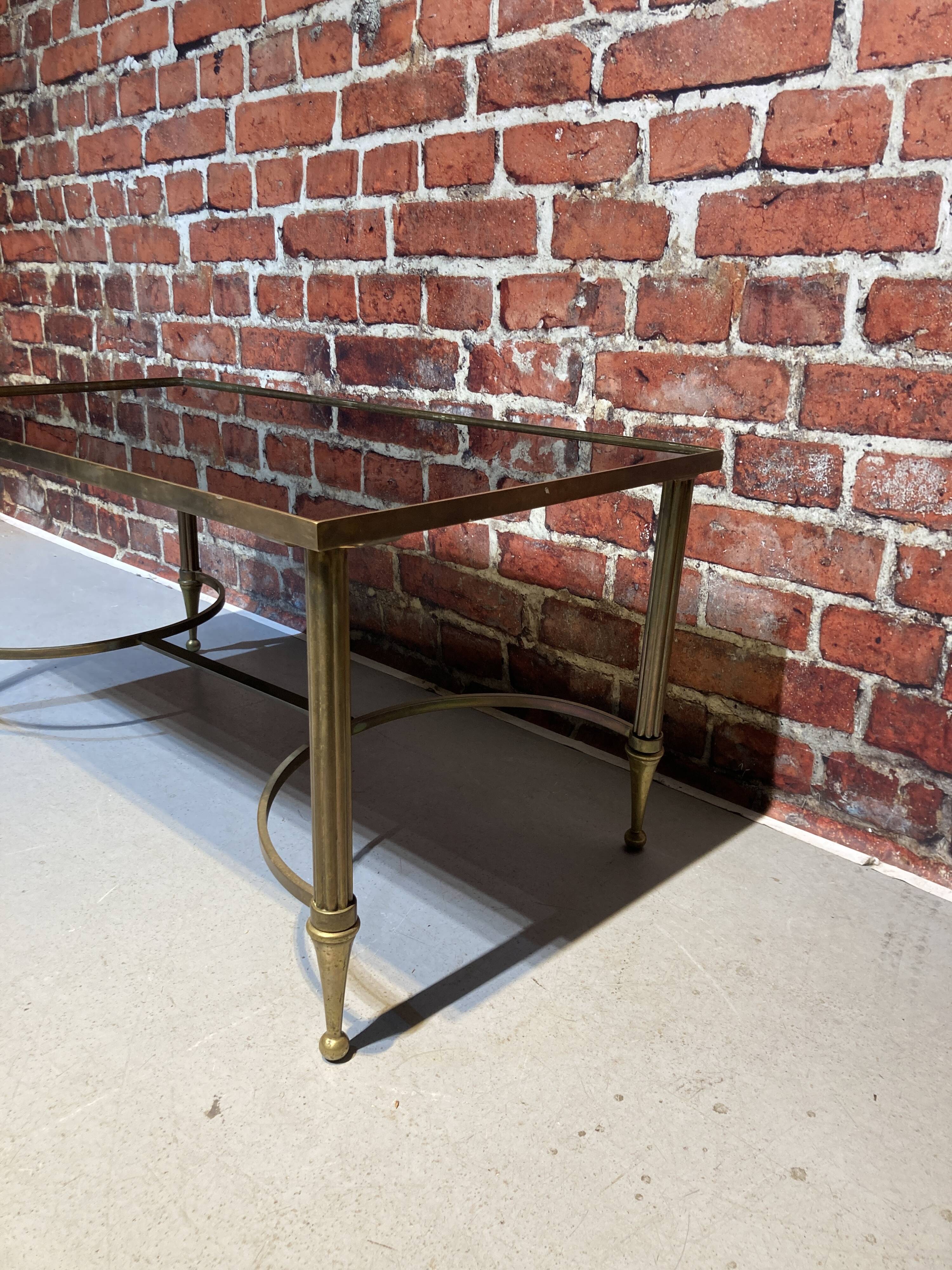 Table basse en métal doré