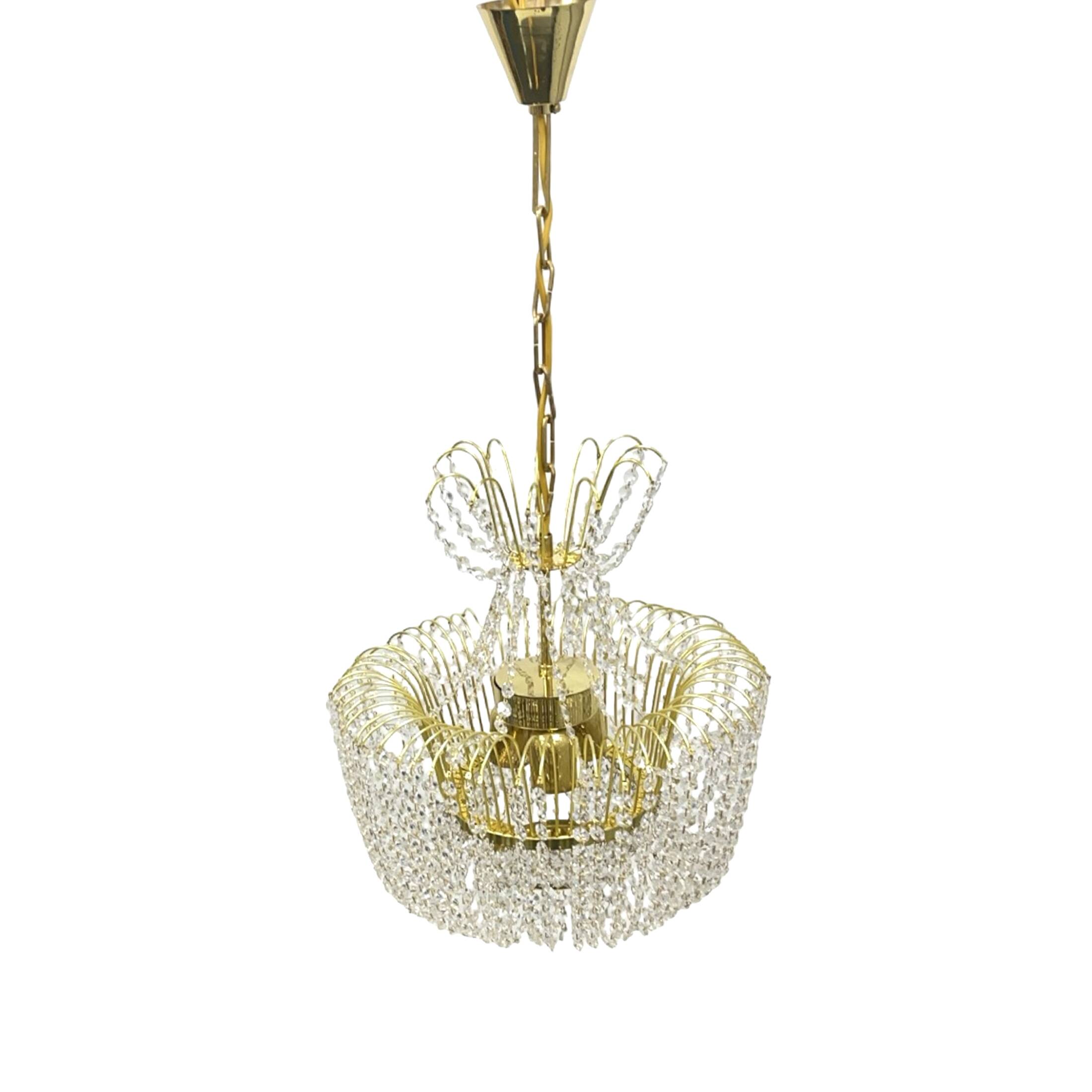 Kamenický Šenov crystal chandelier, gilded brass, 1970s, Czechoslovakia