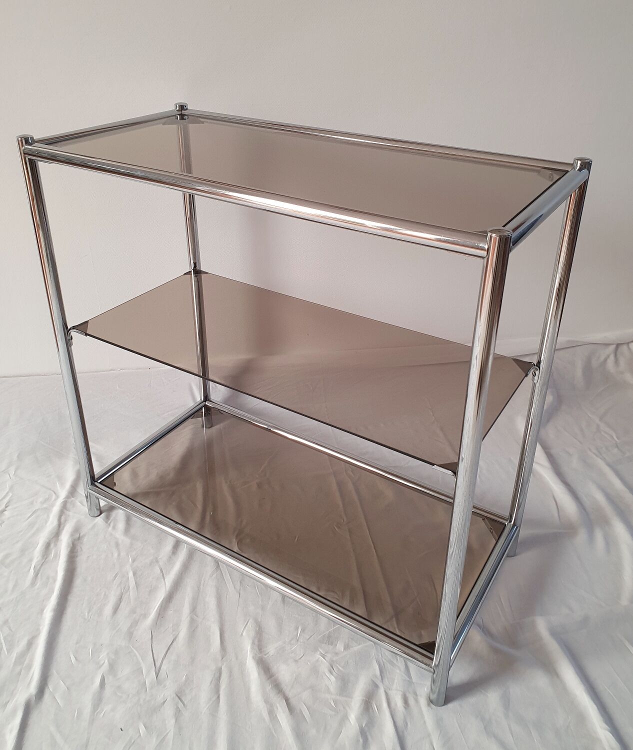 Console design 3 étagères chrome et verre fumé