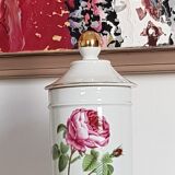 Porcelain pharmacy pot