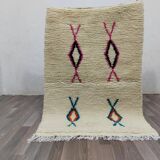 White Berber rug with decoration, 250cm x 150cm