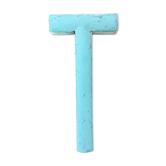 Vintage celat t sign letter