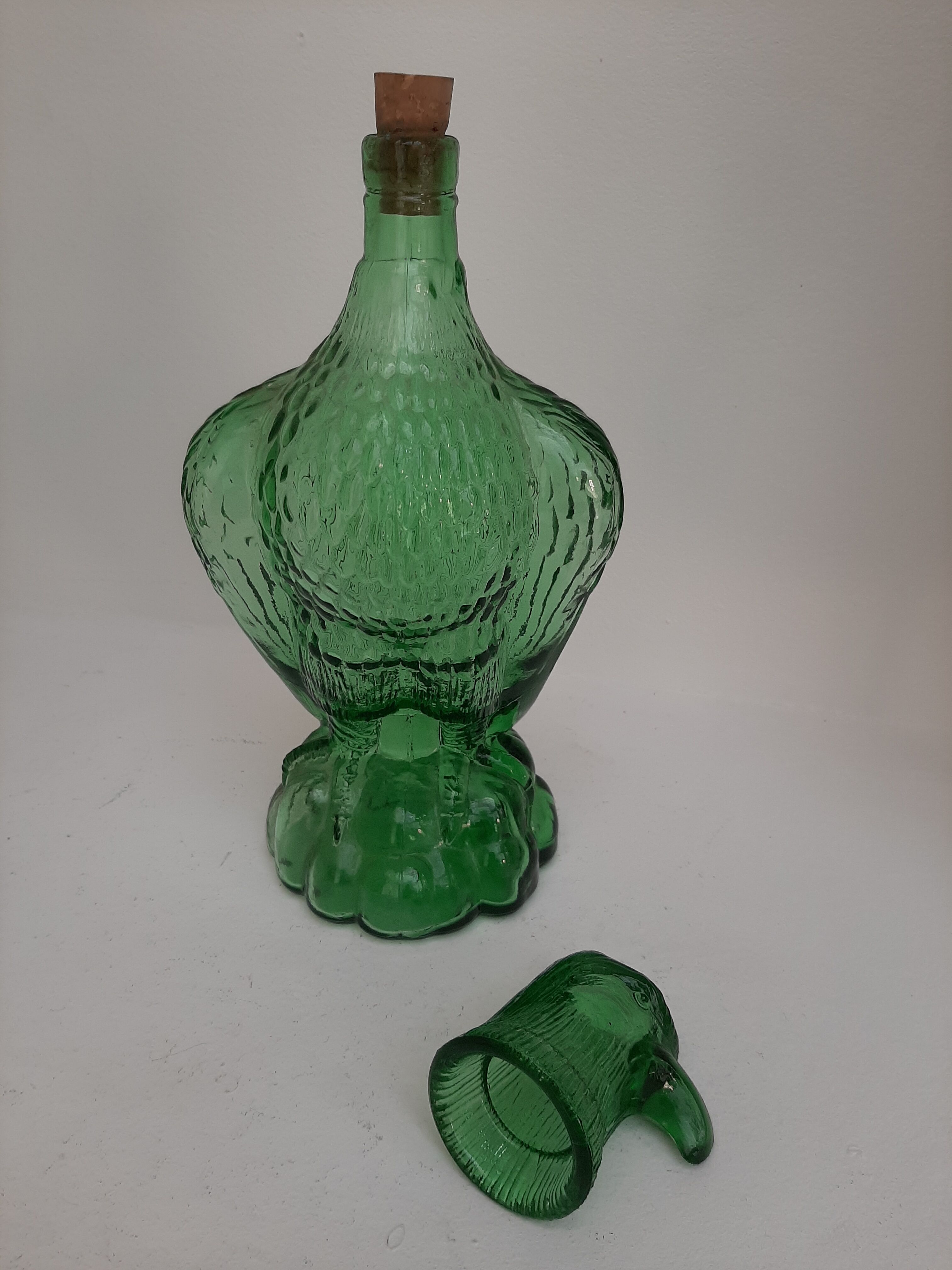 Bouteille en verre vert forme aigle style empoli