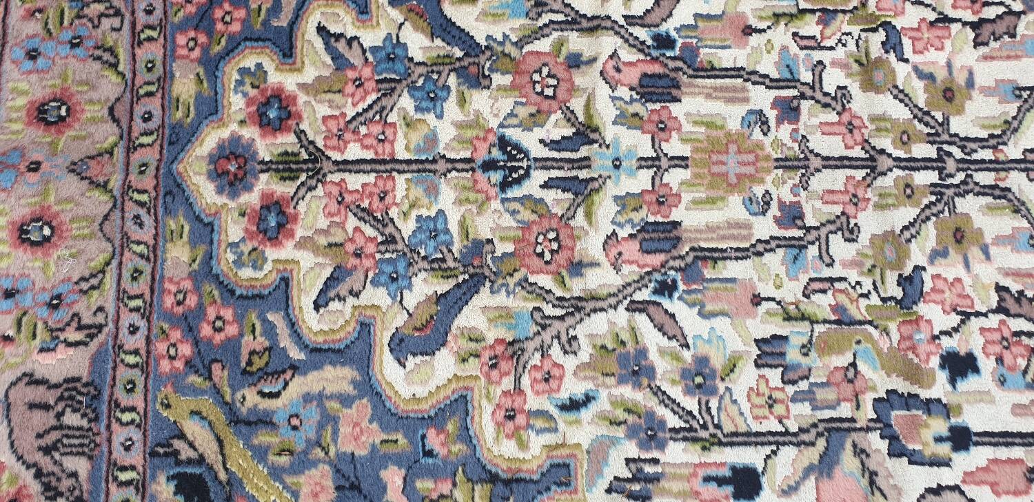Oriental wool velvet rug