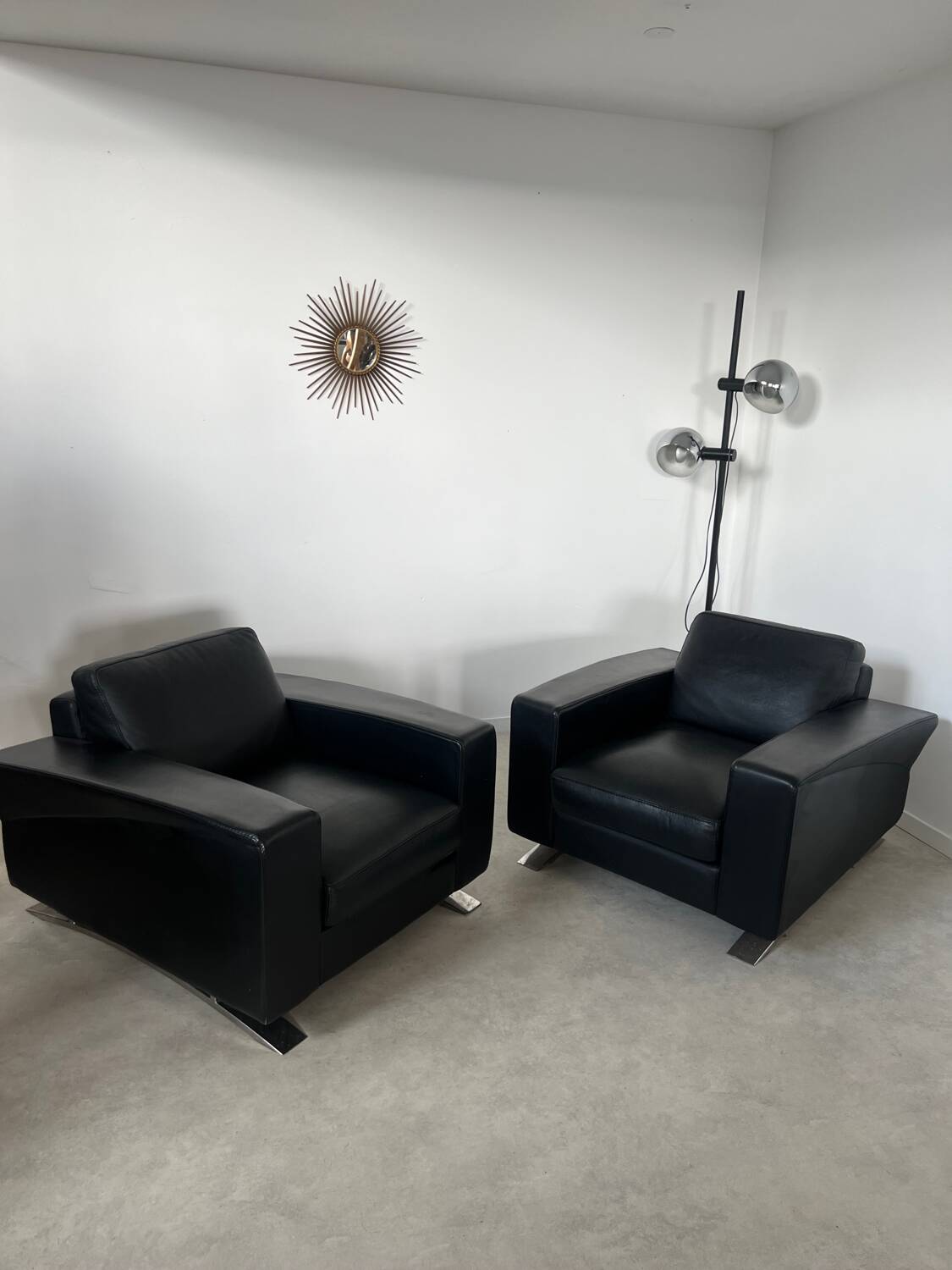 Lot 2 roche bobois designer leather armchairs 80s vintage custom aviator shape