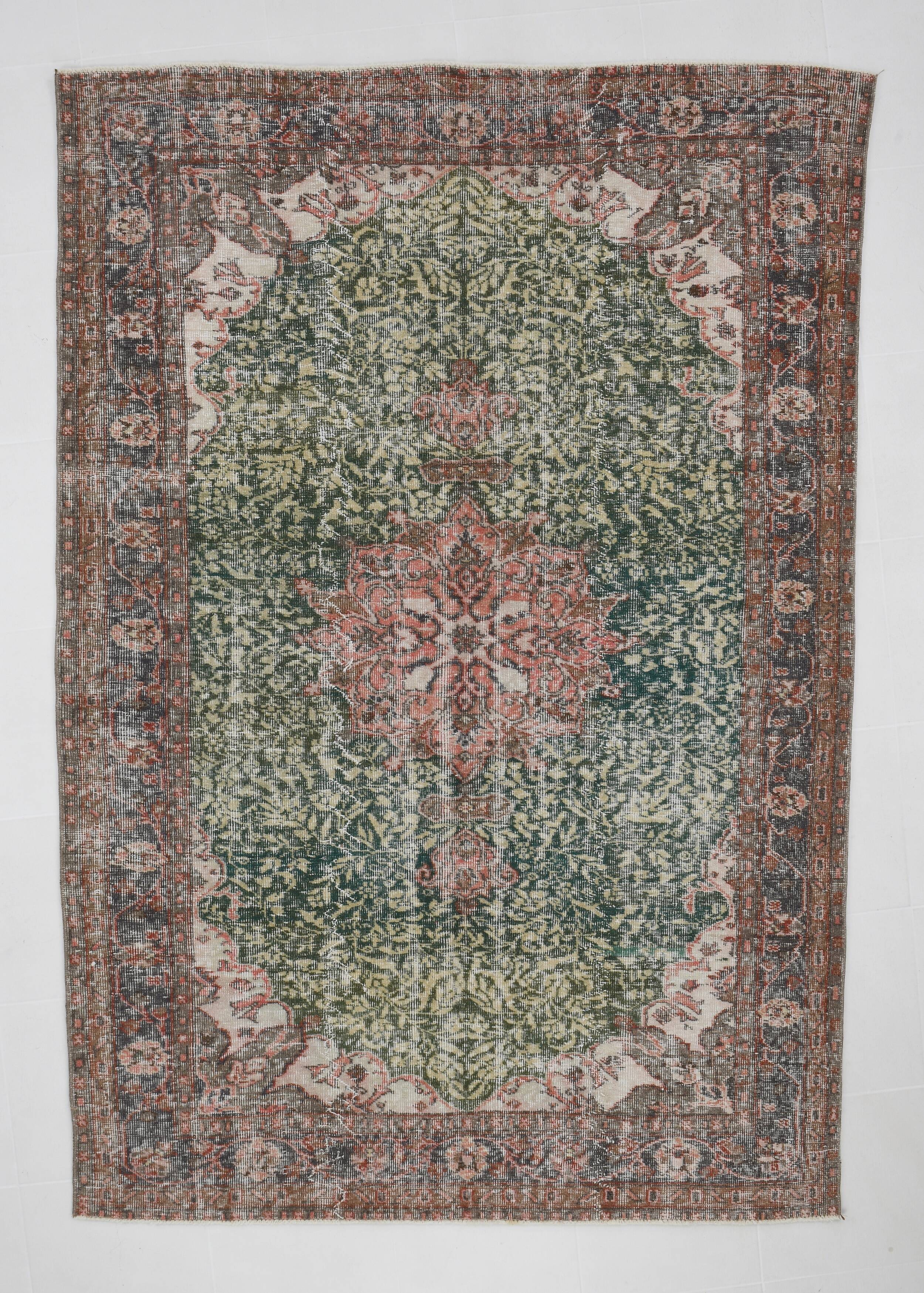 6x8 Vintage Green & Red Oriental Persian Rug, 172x252Cm