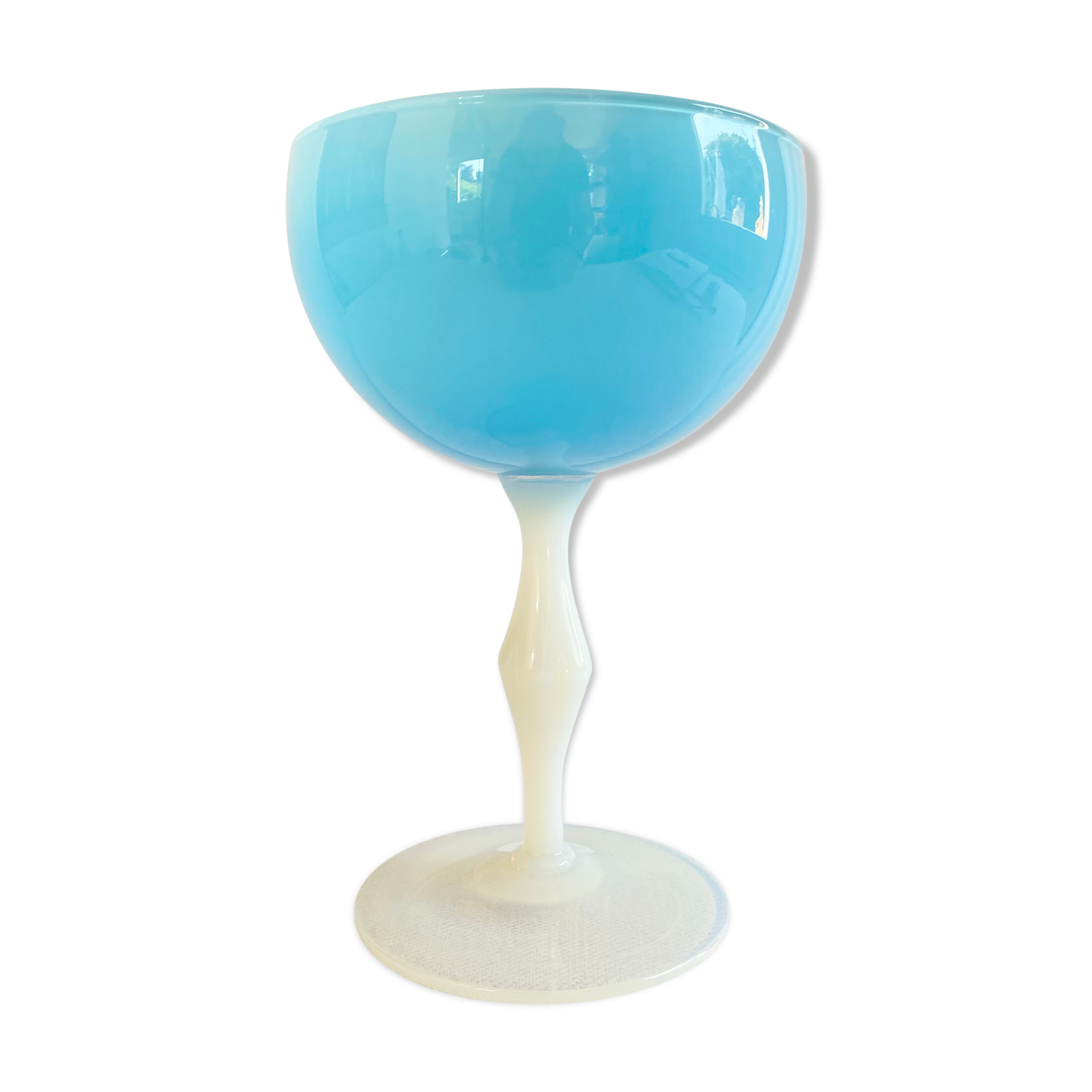 Two-tone cut in vintage Opaline
