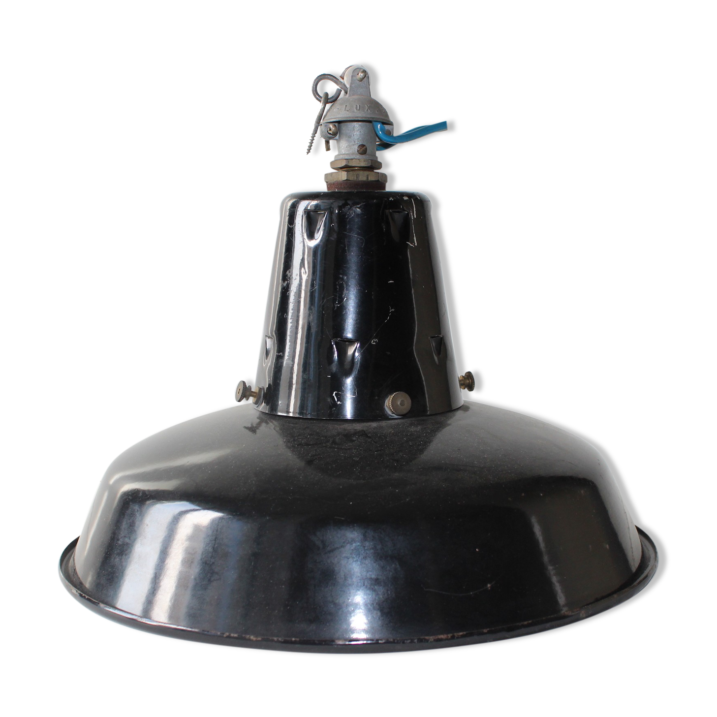 Suspension enamelled sheet metal type workshop lamp