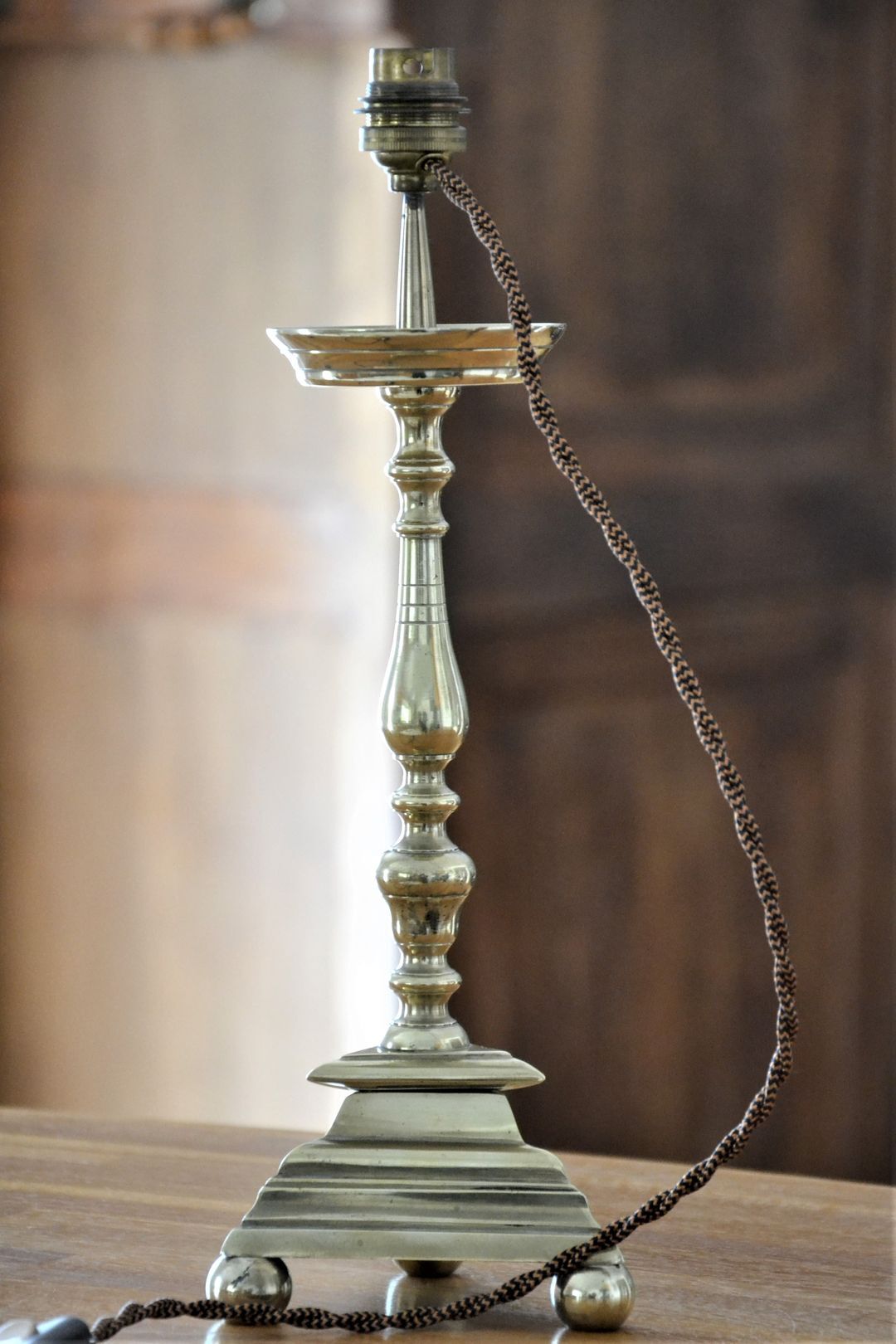 Golden metal lamp base