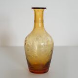 Vase gravé