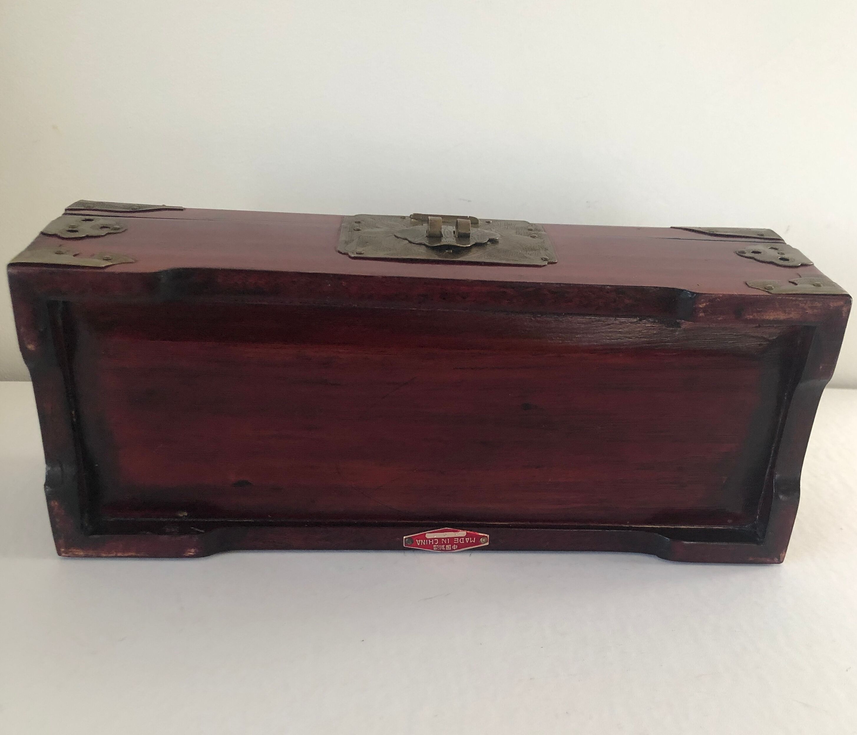 Chinese jewelry box in brass and Jade Mahogany wood