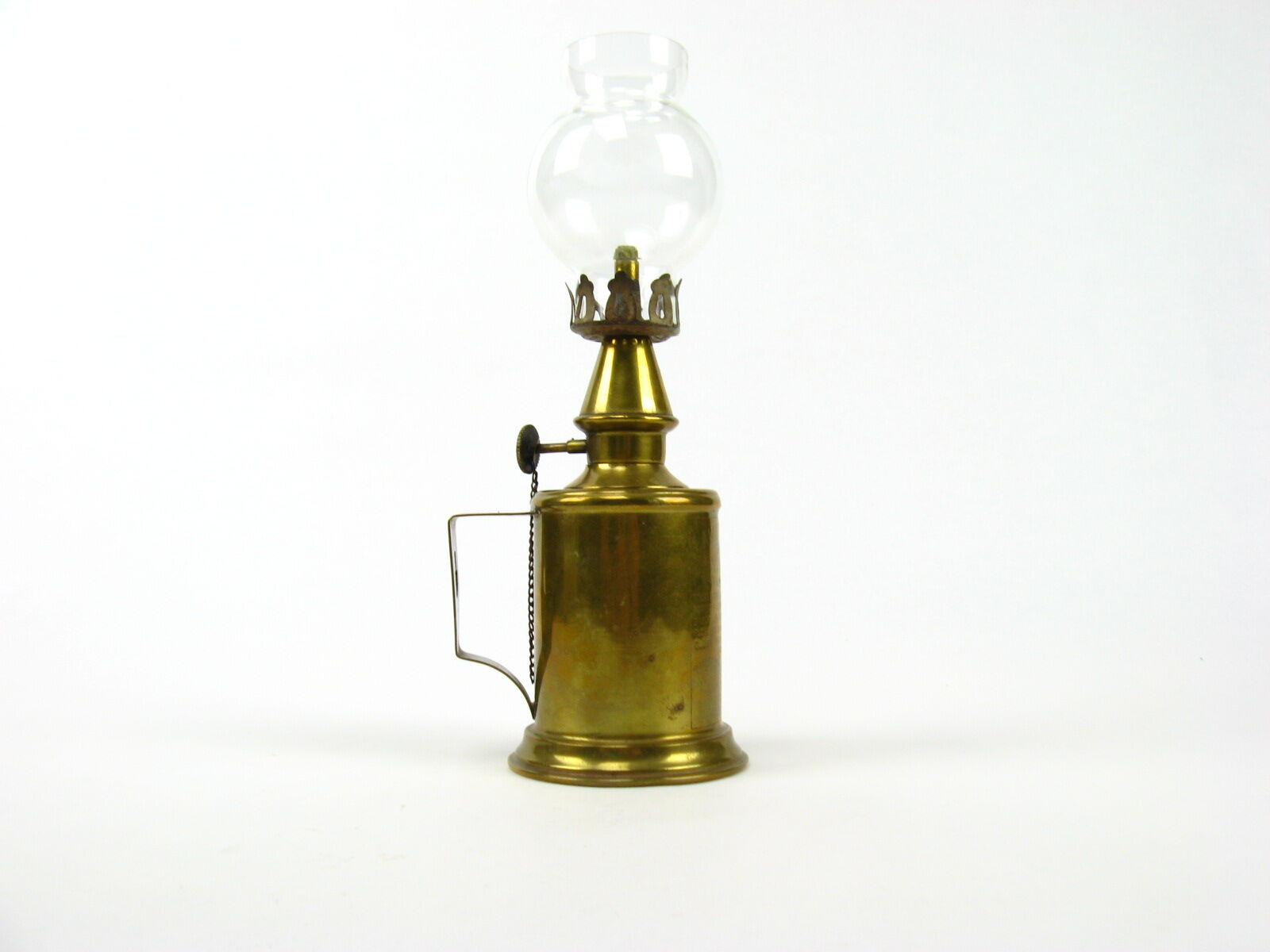 Kerosene pigeon lamp
