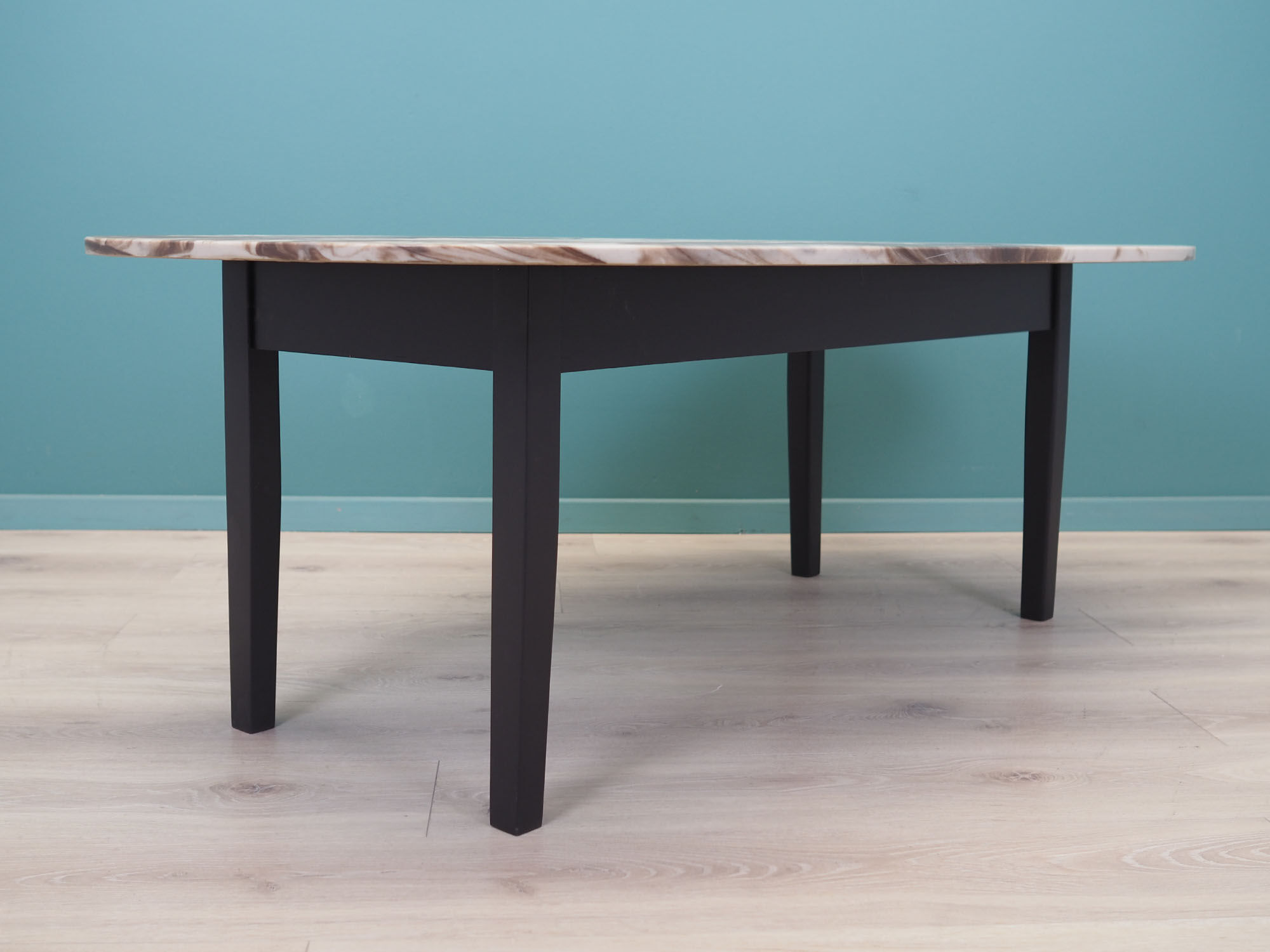 Table basse, design danois, années 70, production: Danemark