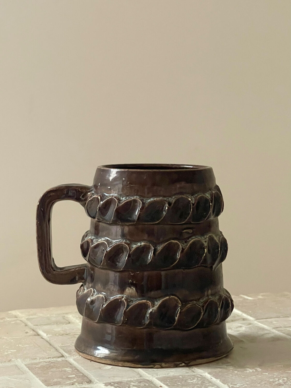 Accolay stoneware cup.