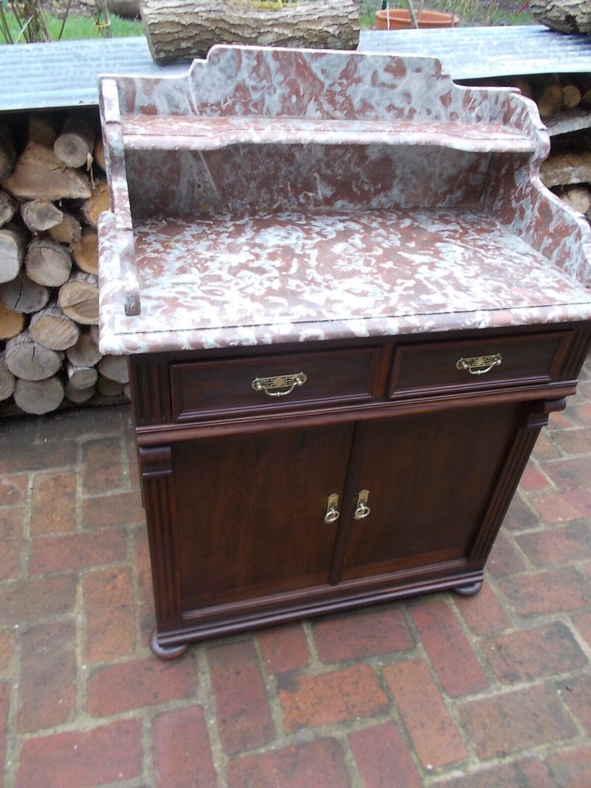 Chest of drawers toilet hairdresser marble