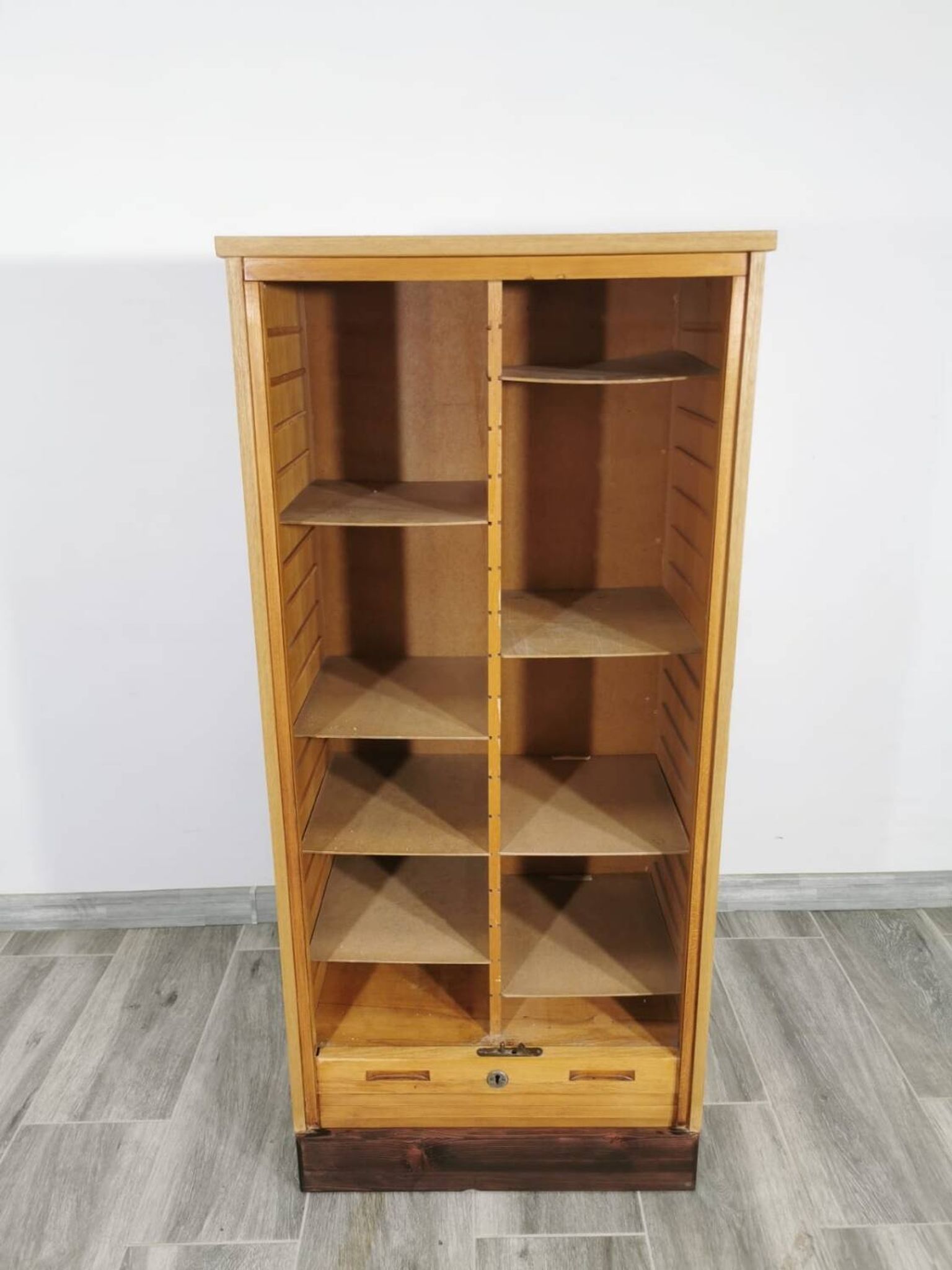 Armoire de bureau années 1940