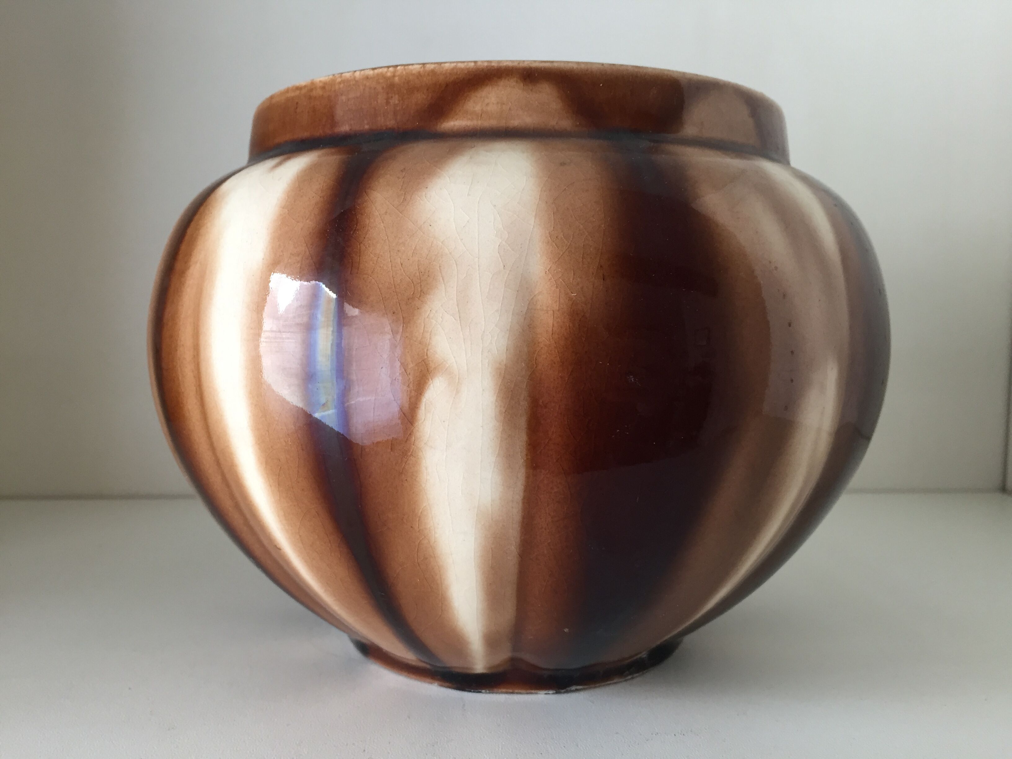 Art deco ceramic pot cover