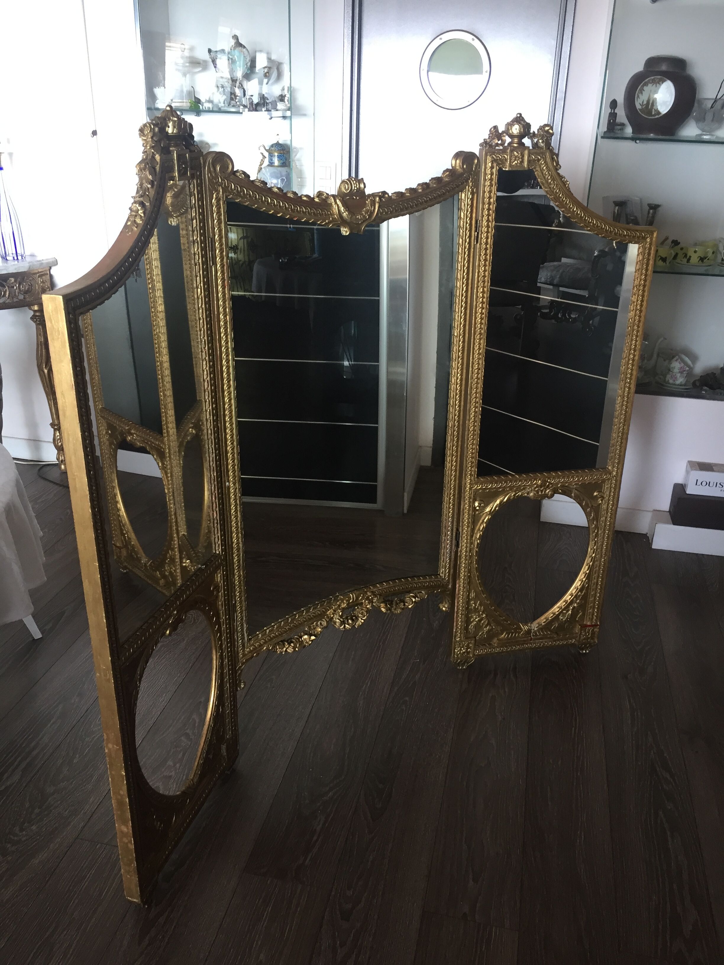 Gilded wooden screen