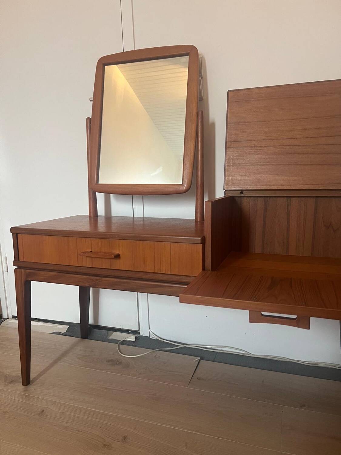 Coiffeuse en teck scandinave vintage