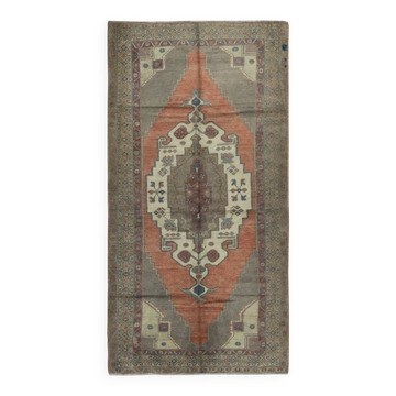 Vintage Turkish Oriental Rug. Ca 1960. One of a kind Handmade Tribal Rug. 100% Wool