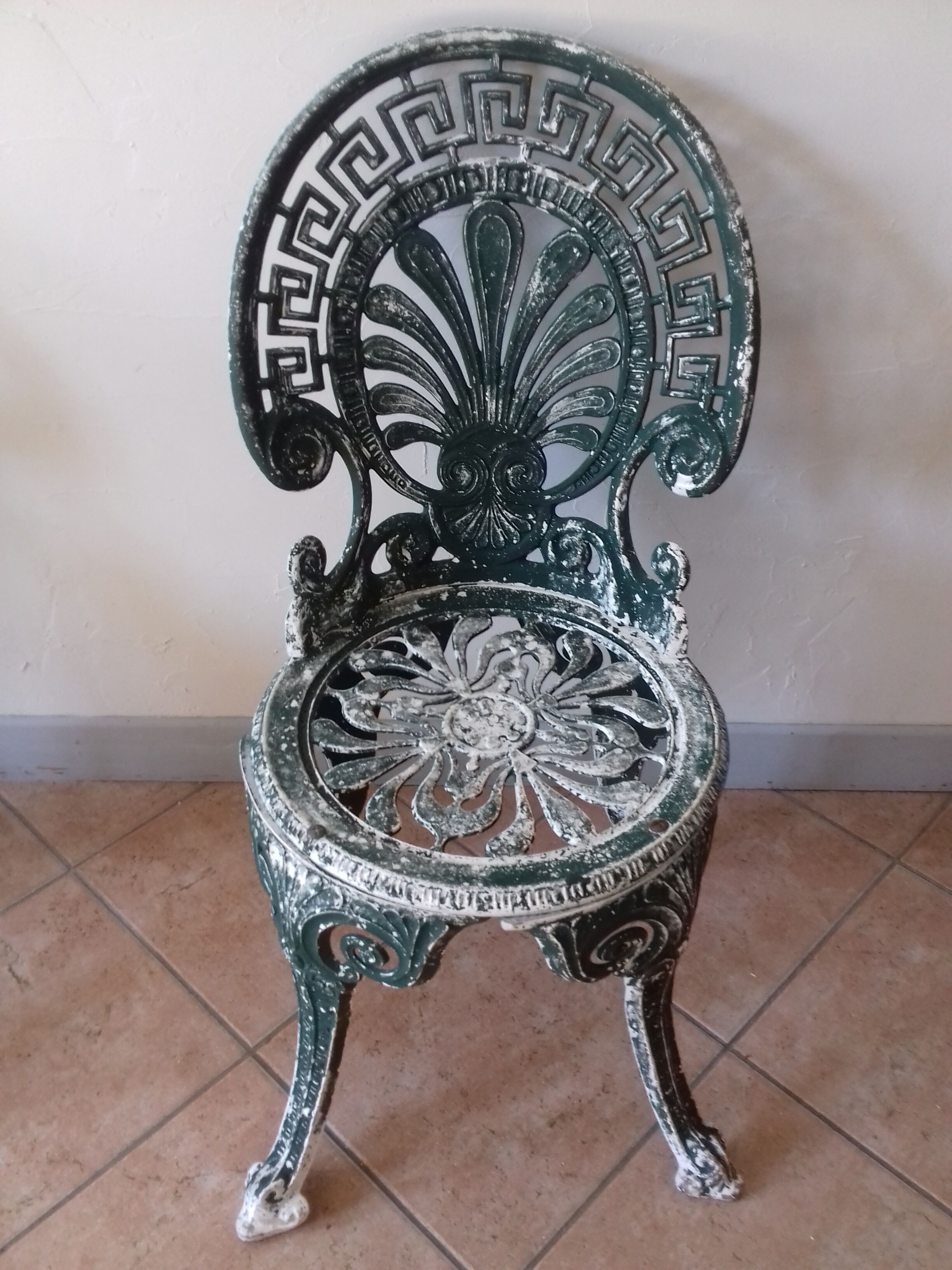 3 jardin chaises in aluminiun cast iron