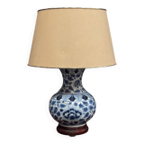 Blue and white porcelain lamp from China, 20th century, on wooden stand