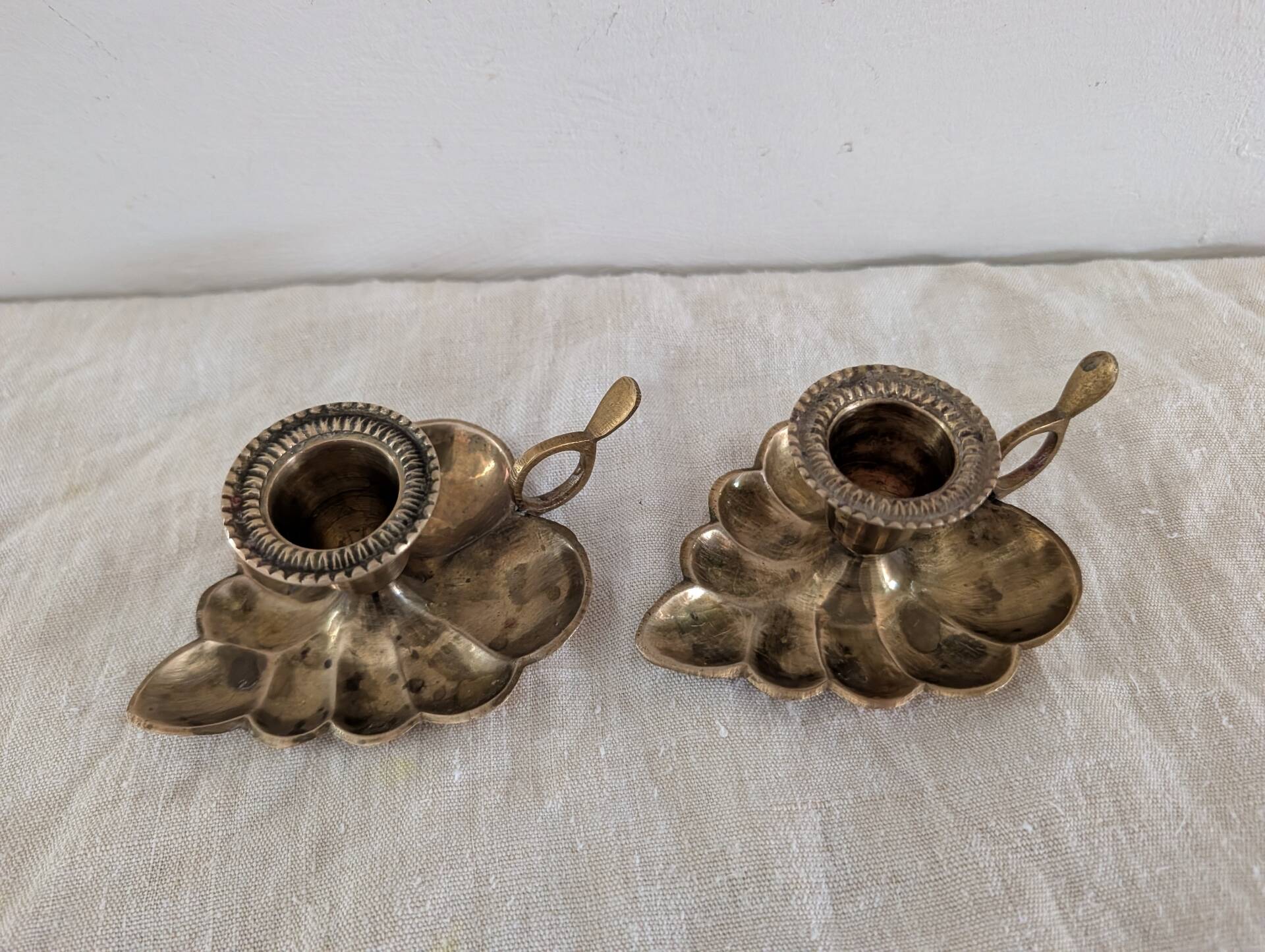 Pair of brass candle holders in the shape of a leaf – 1960s