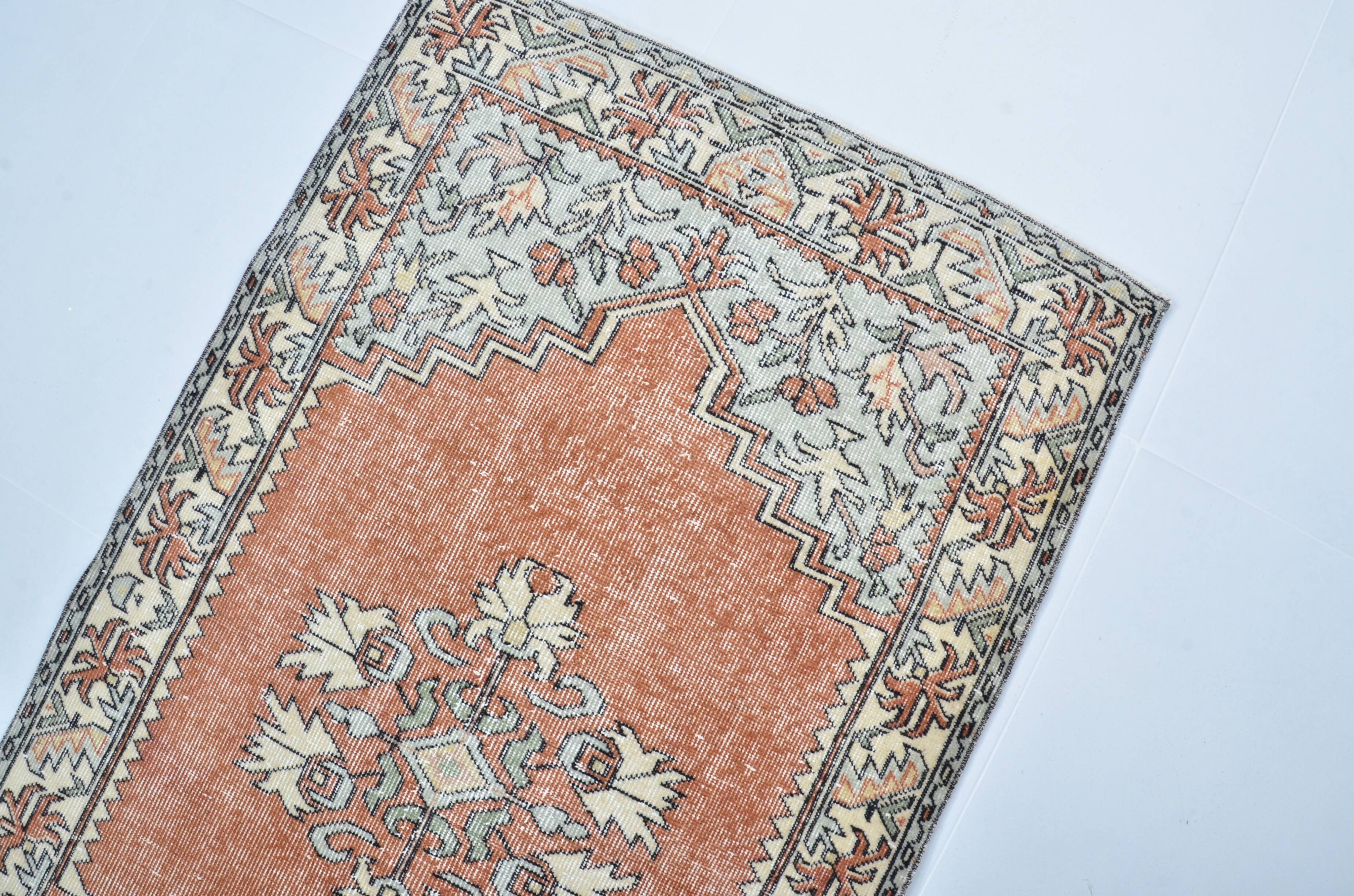 Tapis anatolien vintage Oushak sku 3142