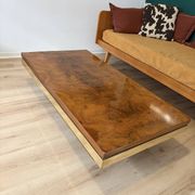 Table basse loupe d'orme et laiton 70' Roche Bobois