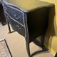 Commode de Style néo-Louis XV , laquée en noir , 2 tiroirs