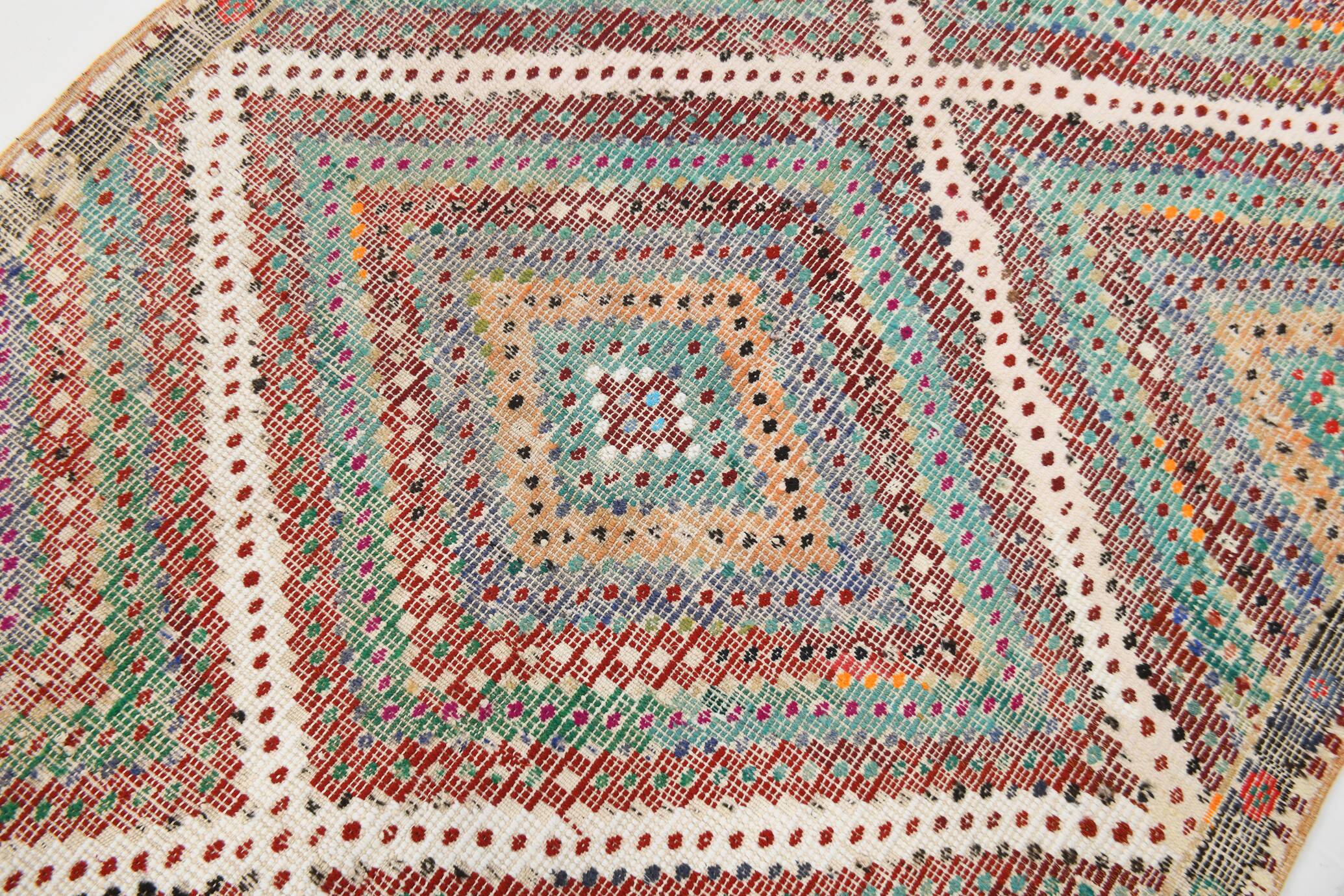 4x8 Green & Beige Vintage Kilim Rug, 133x253Cm