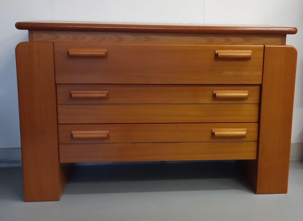 Oak-plated dresser 1980