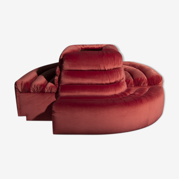 Italian design round sofa in pink velvet