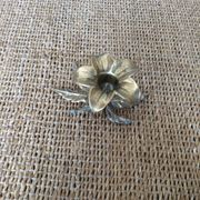 Bougeoir fleur en bronze doré