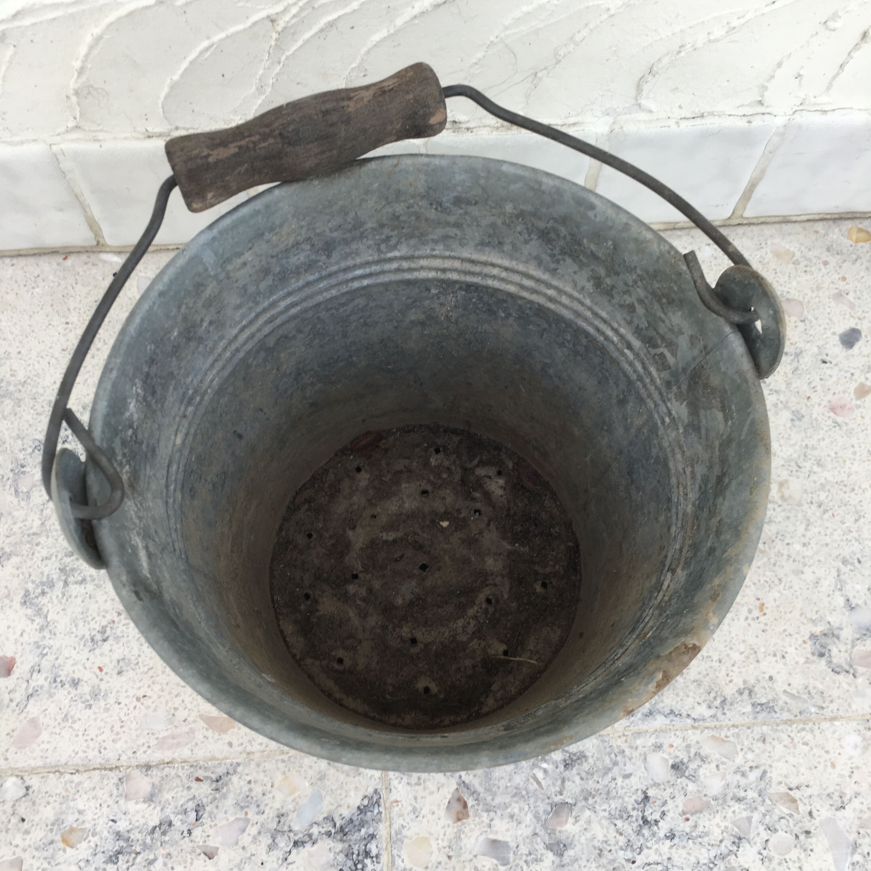 Zinc bucket for spices