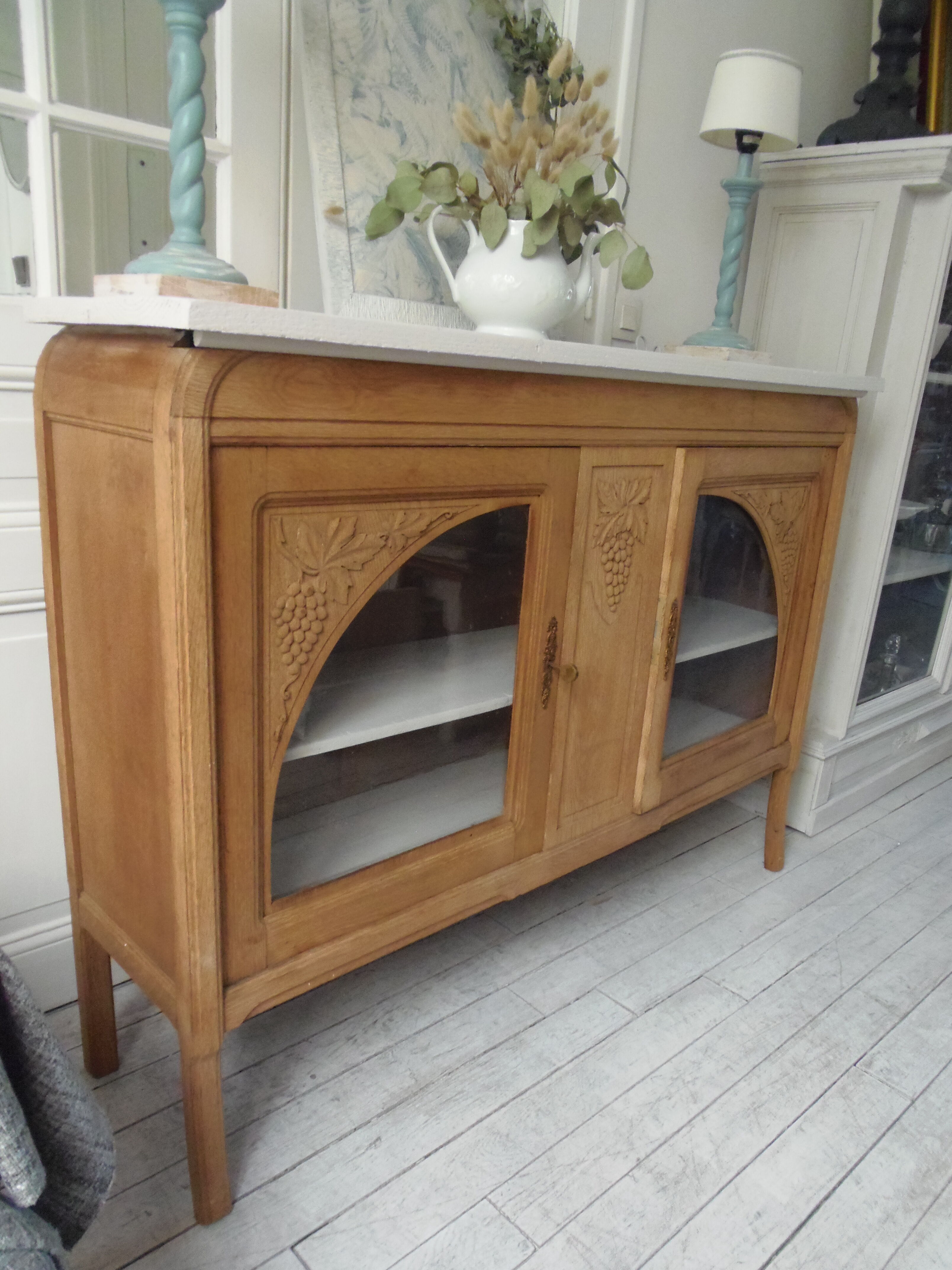 Buffet, art deco serving in oak, pearl gray patinated pine top