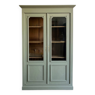 Earthy green oak display case