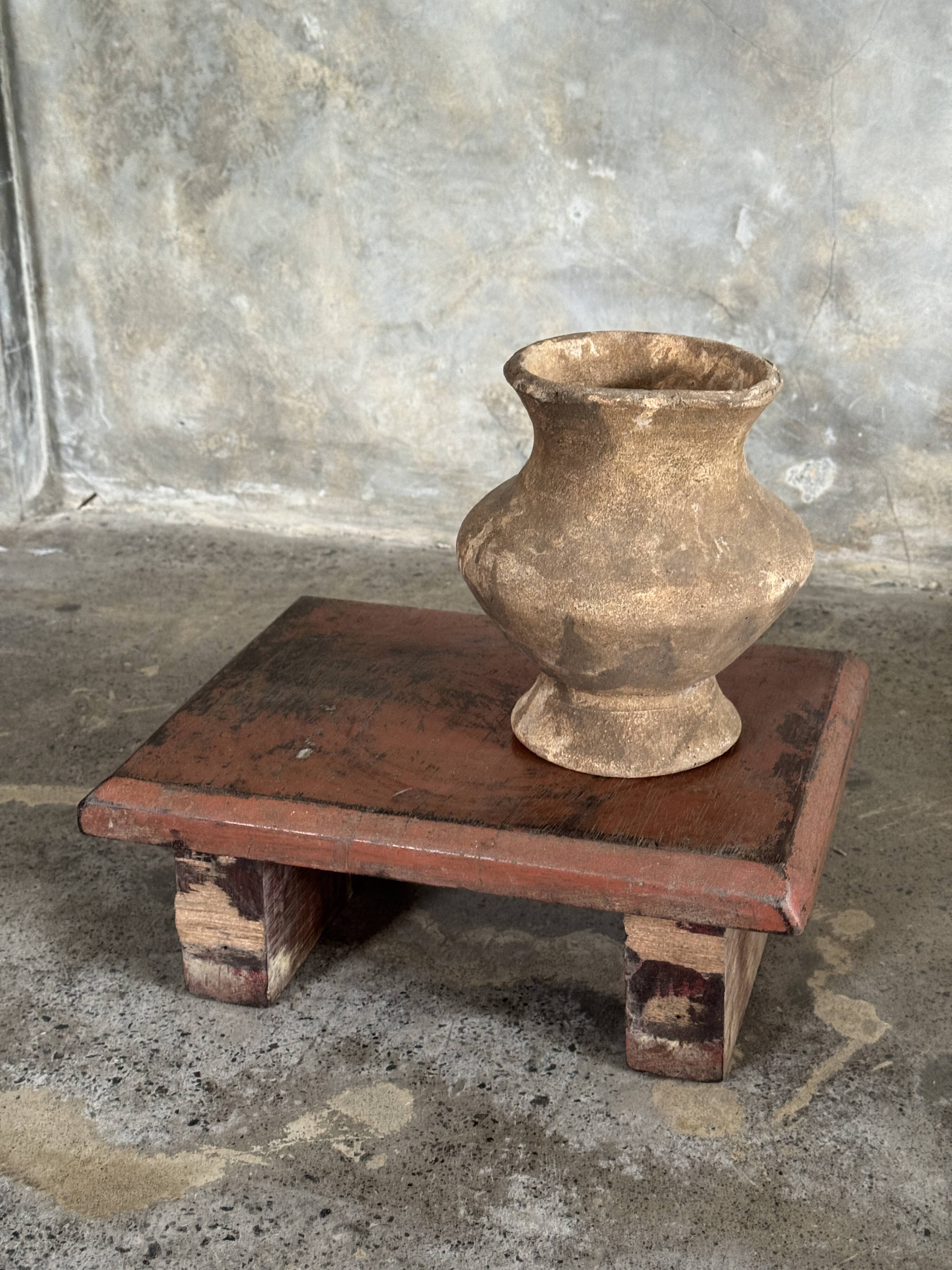 Small auxiliary stool in upcycled teak with red chrome (3274)