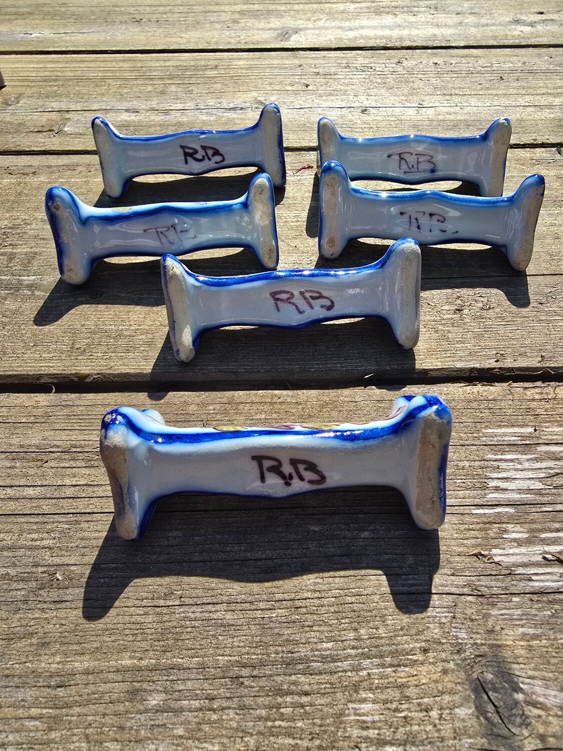 Robert Blin ceramic knife rest from Malicorne