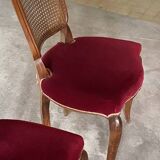 Série de 4 chaises style Louis XV en merisier – cannage et velours bordeaux