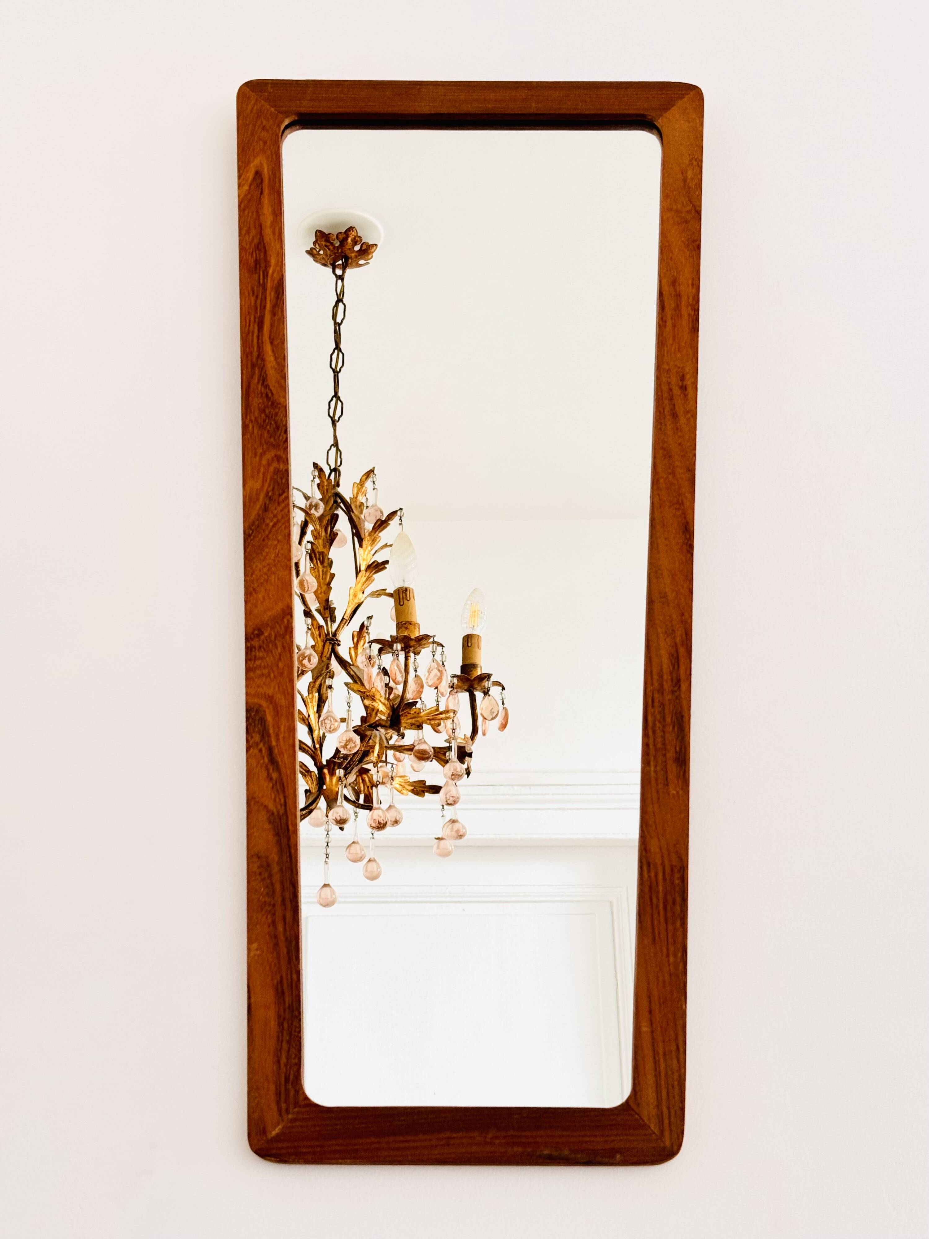 Vintage trapezoidal mirror