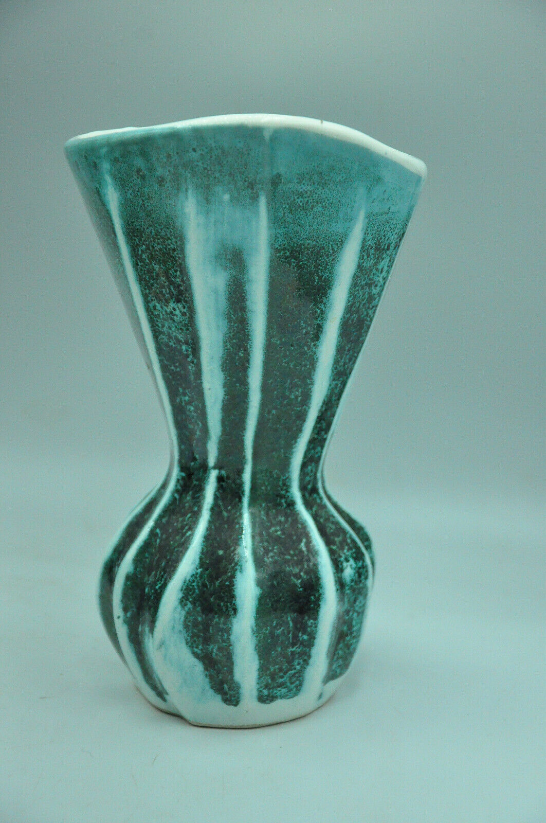 Vase signé Pierrot