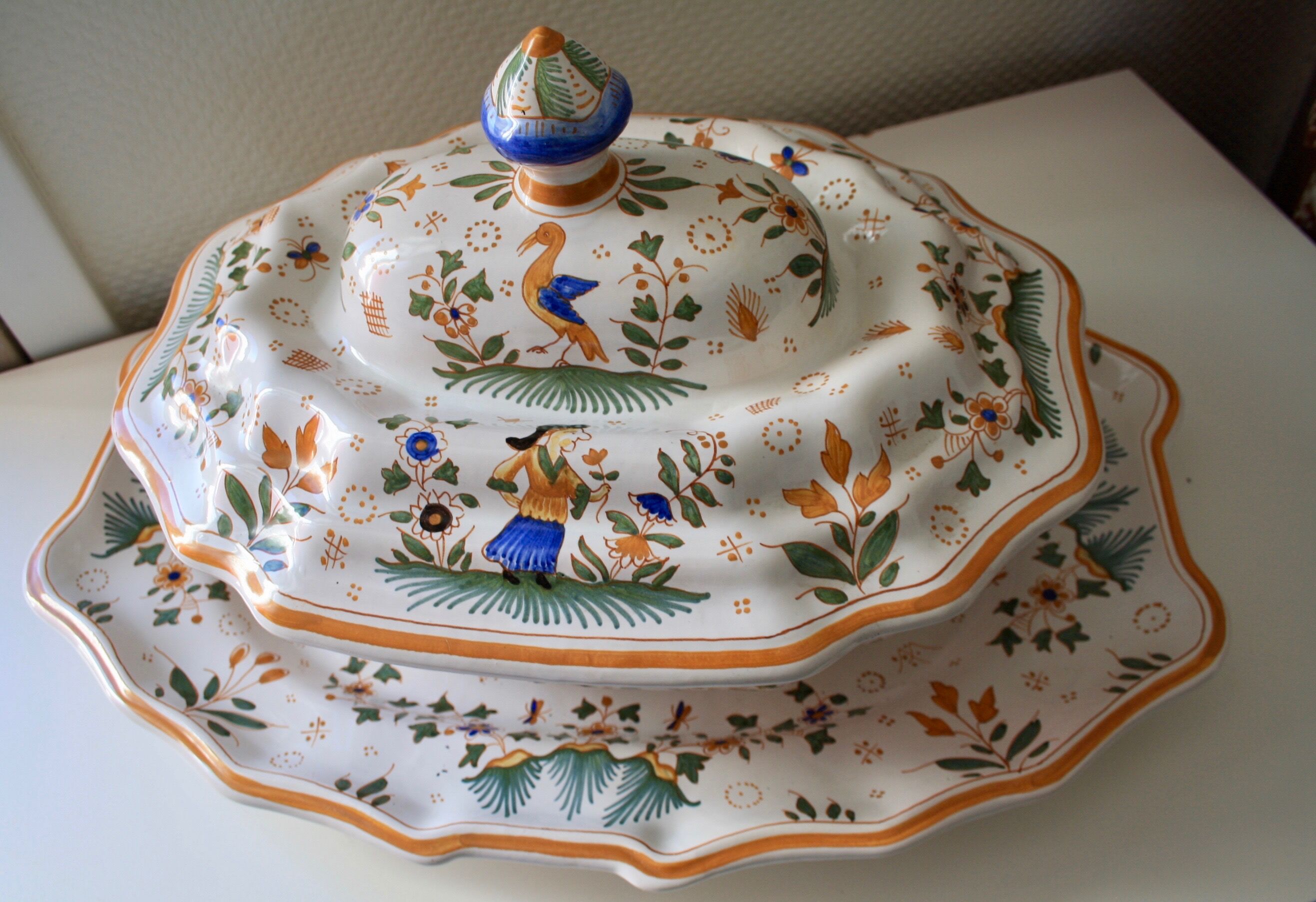 Dish and tureen Moustiers
