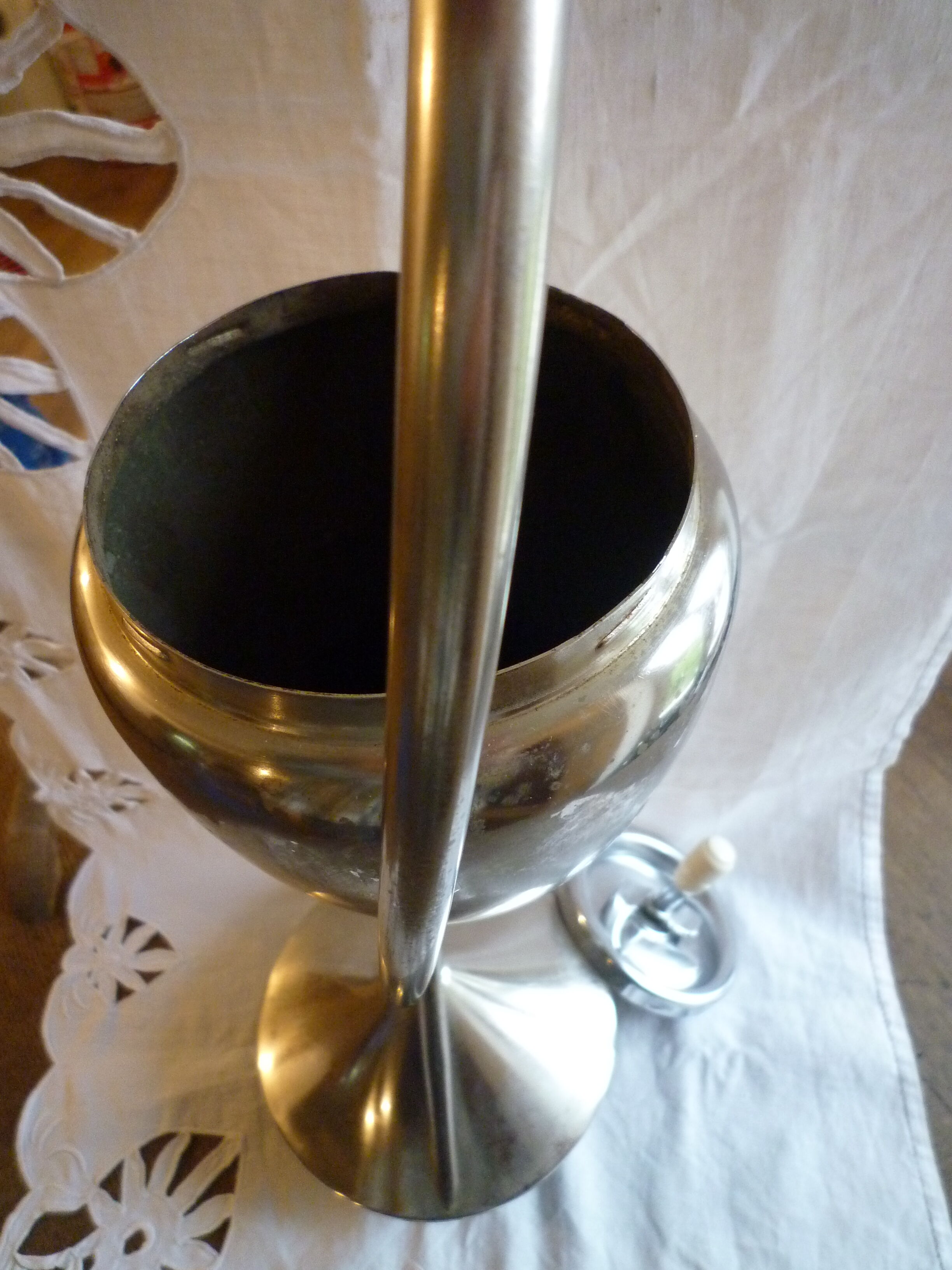 Stainless ashtray on foot tumblesbuto design 50s - 60s