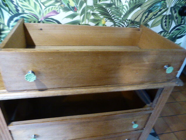 Old English dresser, light wood, 4 drawers