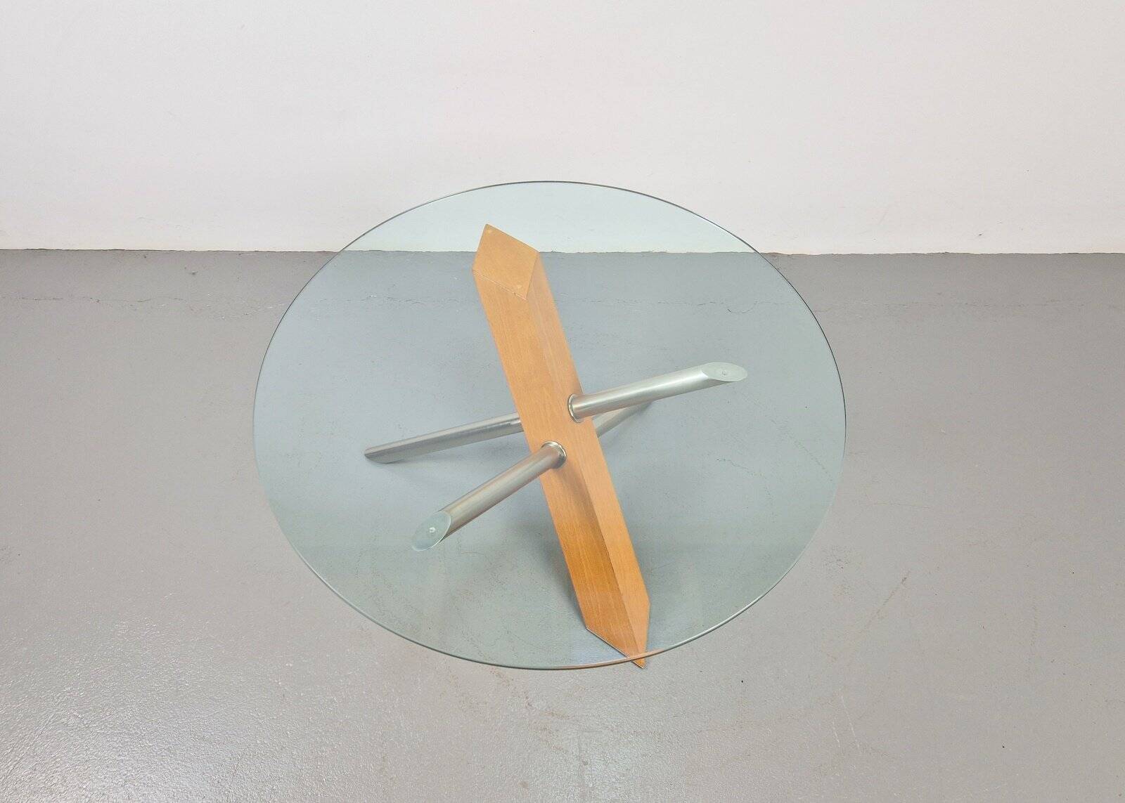 Table basse croisée postmoderne en bois, acier inoxydable et verre, Italie, années 1990.