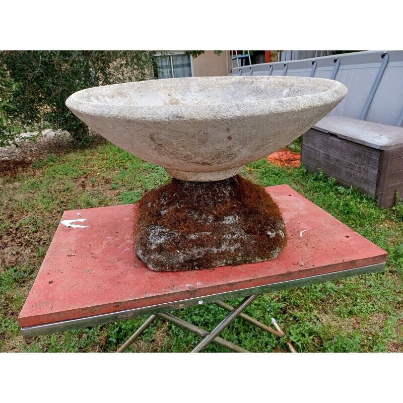 Round basin in reconstituted stone