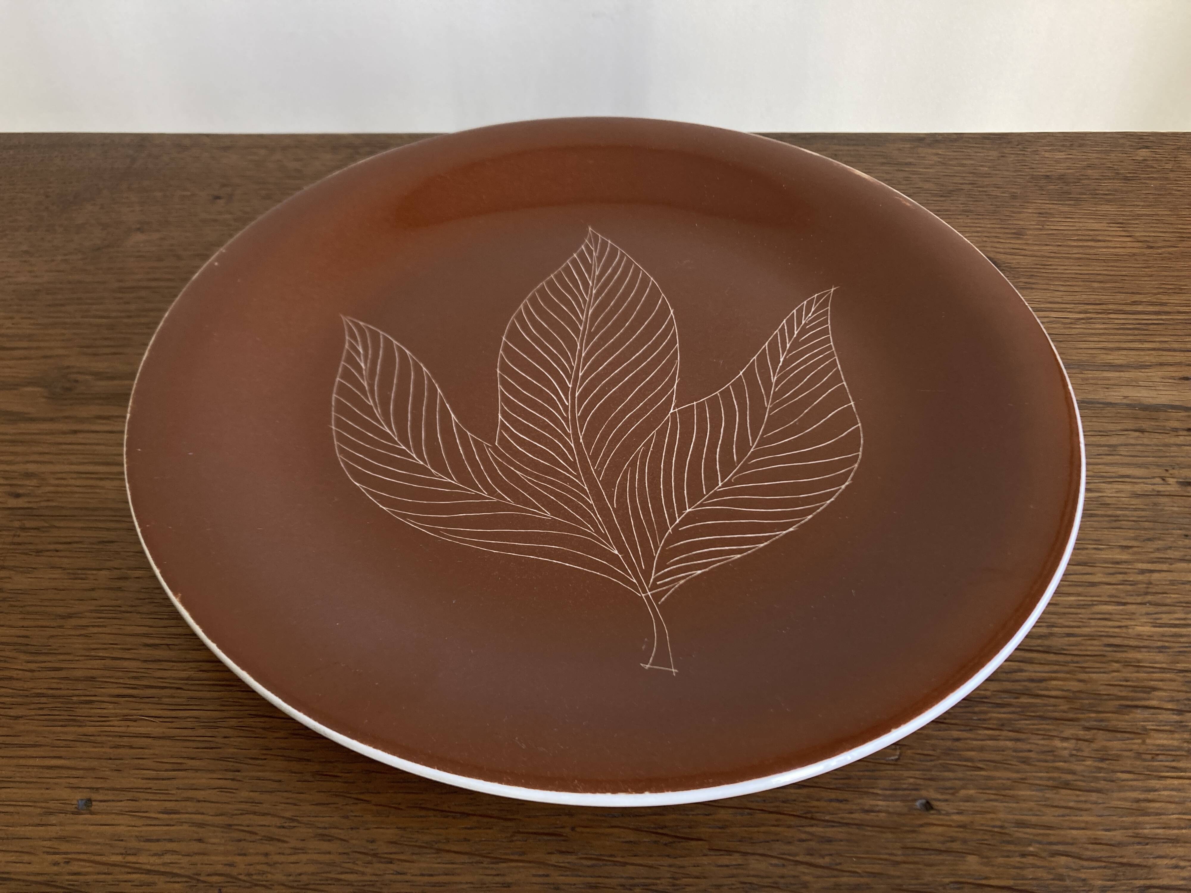 Plate by Robert Picault, modernist, 1960, leaf.